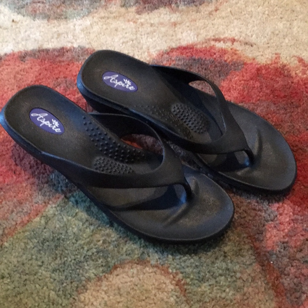 Aspire Black Sandals Size Lg =9